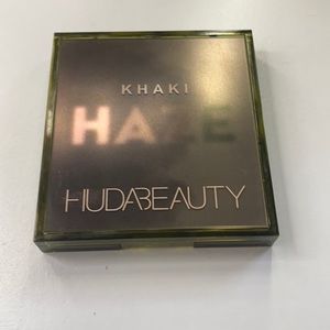 Huda beauty khaki haze